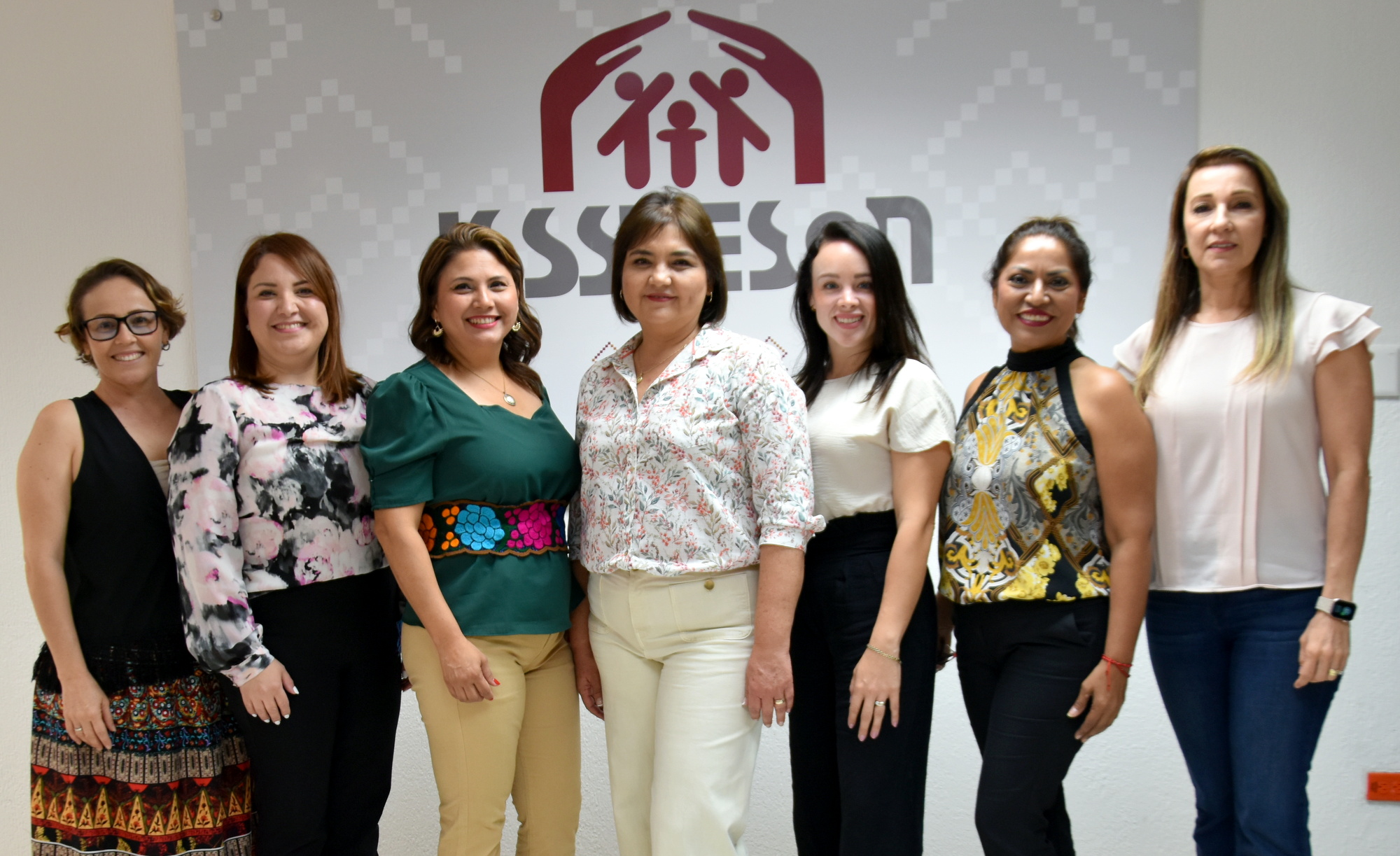 Asume Rosa Ramírez de Osuna titularidad del Voluntariado ISSSTESON