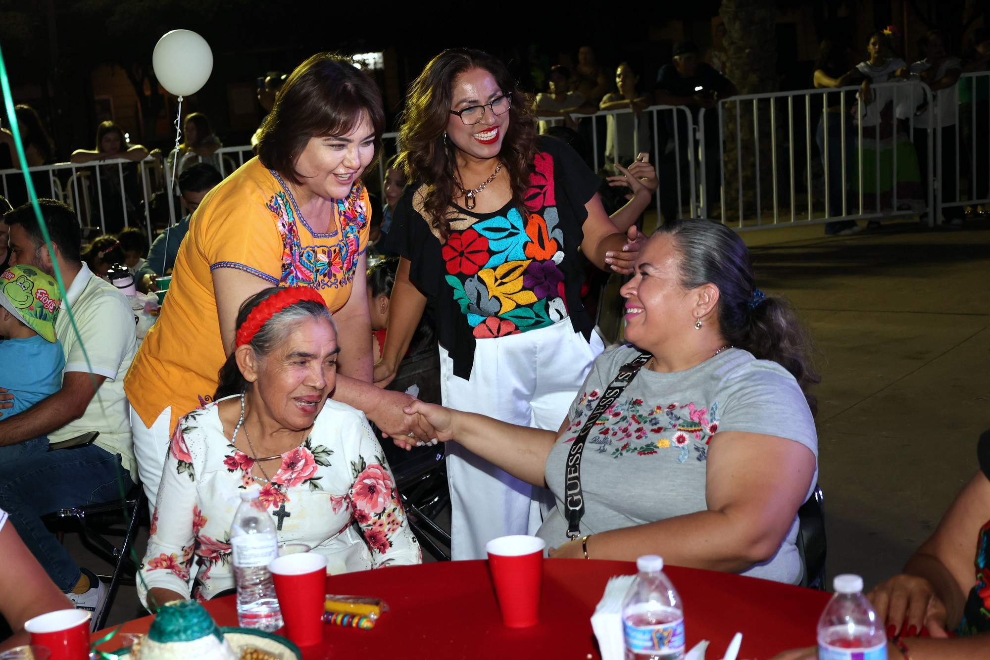 Realiza Voluntariado ISSSTESON Noche Mexicana en apoyo a niñas y niños de la zona rural